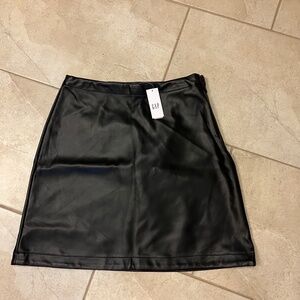 GAP faux leather short skirt